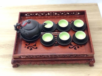 Bộ ấm chén tử sa Bát Tràng quai đắp nổi gốc cây tùng (không có khay)